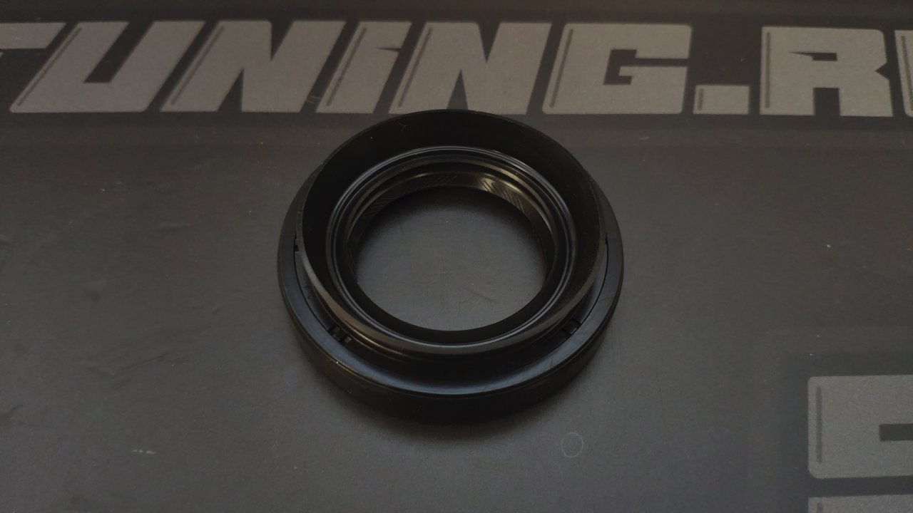 Сальник хвостовика редуктора 7.5" Toyota