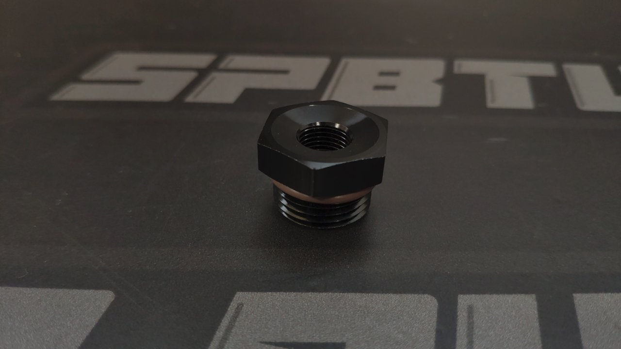 Фитинг-адаптер Radium Engineering под датчик давления AN8 to 1/8npt 