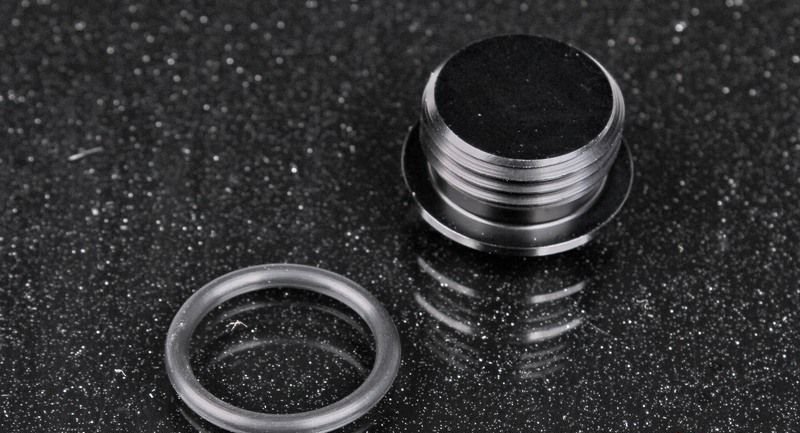 Фитинг заглушка ORB8 с резиновым кольцом, черная