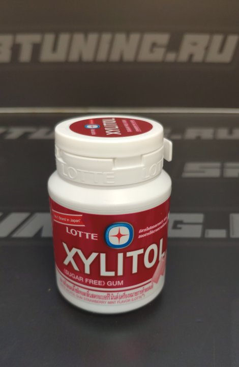 Резинка жевательная Xylitol Strawberry Mint "Клубника и мята", Thai Lotte, 58г,