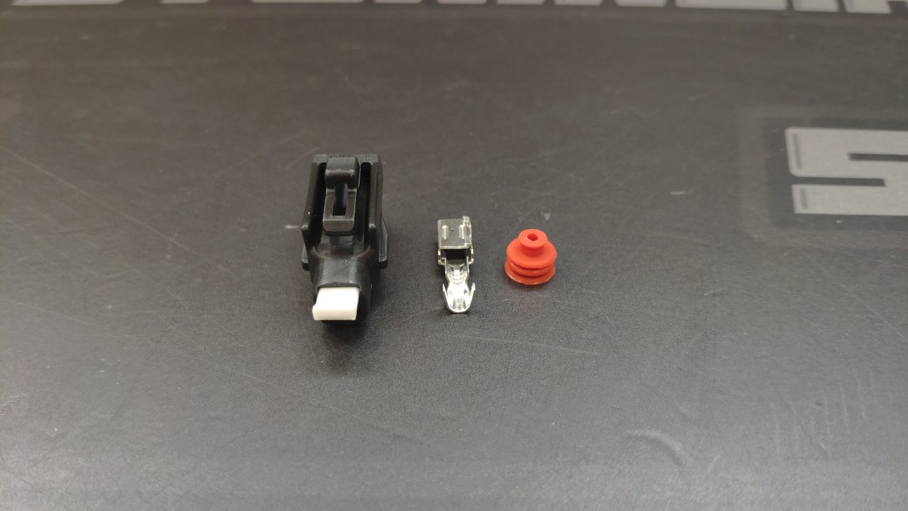 Фишка стартера 1 пин 90980-11400