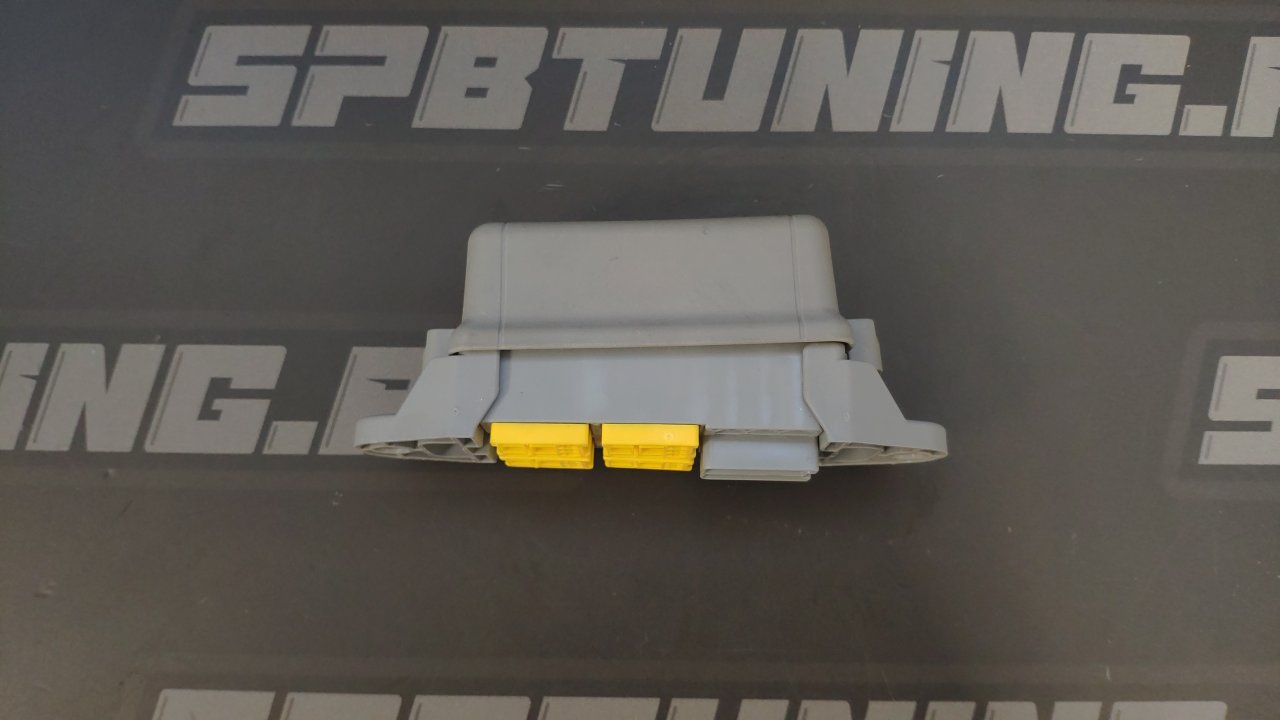 Монтажный блок с комплектом клемм для 6 предохранителей и 4 реле (12 вольт)