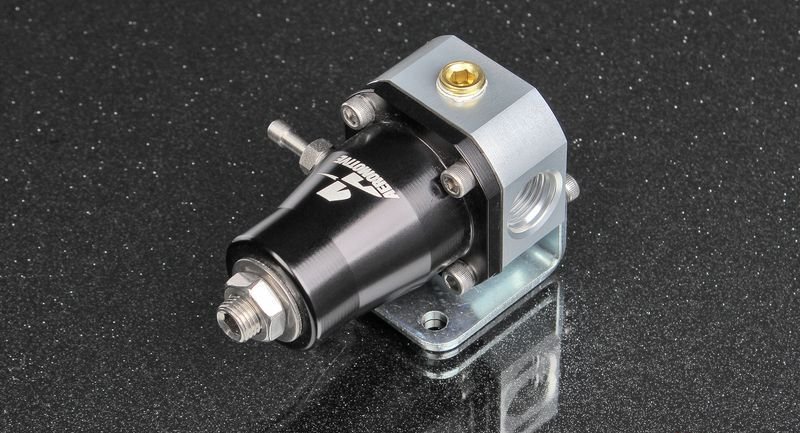 Регулятор давления топлива 40 - 75 psi (вход / выход AN6, обратка AN6) AEROMOTIVE