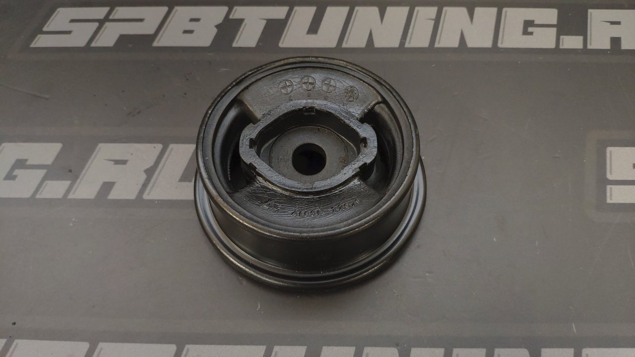 Подушка редуктора в подрамник (1 отв)