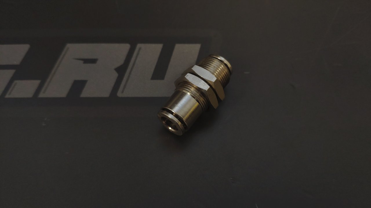 Фитинг проходной для трубок системы пожаротушения  8мм. 