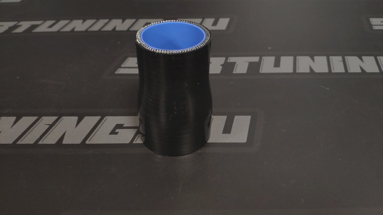 Патрубок силиконовый 38-45мм черный