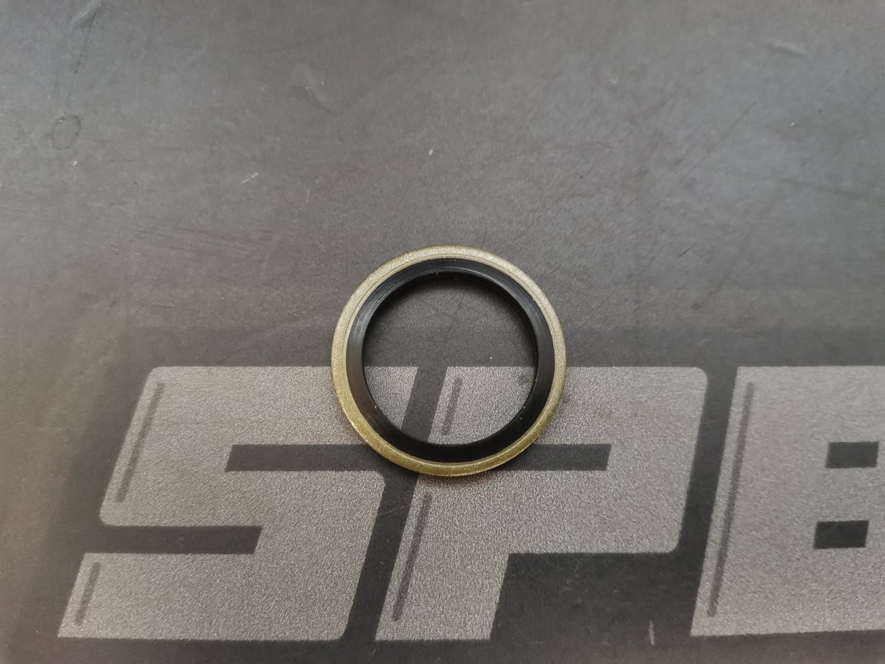 Шайба обрезиненная топливной системы 20мм.