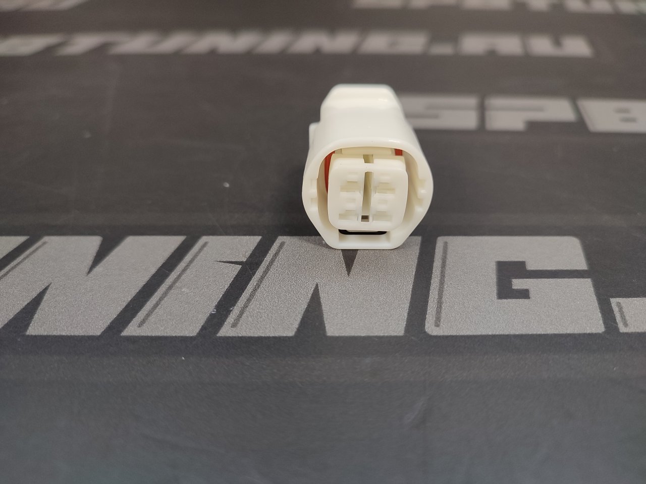 Фишка генератора 1-2jz 4 пина 90980-11964 (Оригинал)