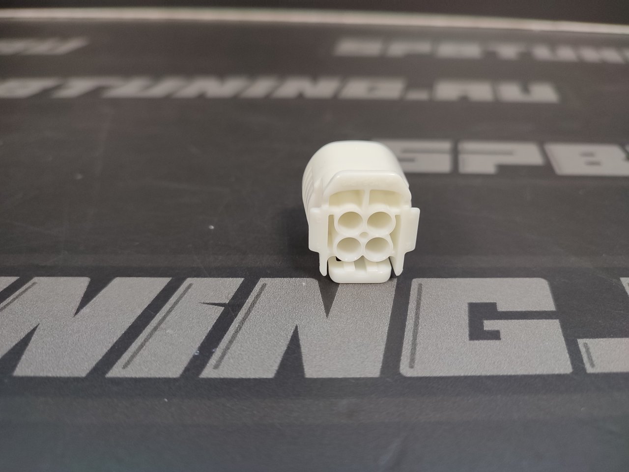 Фишка генератора 1-2jz 4 пина 90980-11964 (Оригинал)