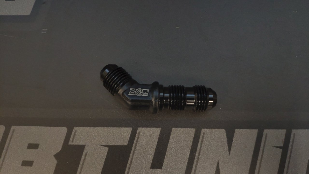 Фитинг в перегородку AN4 45 градусов