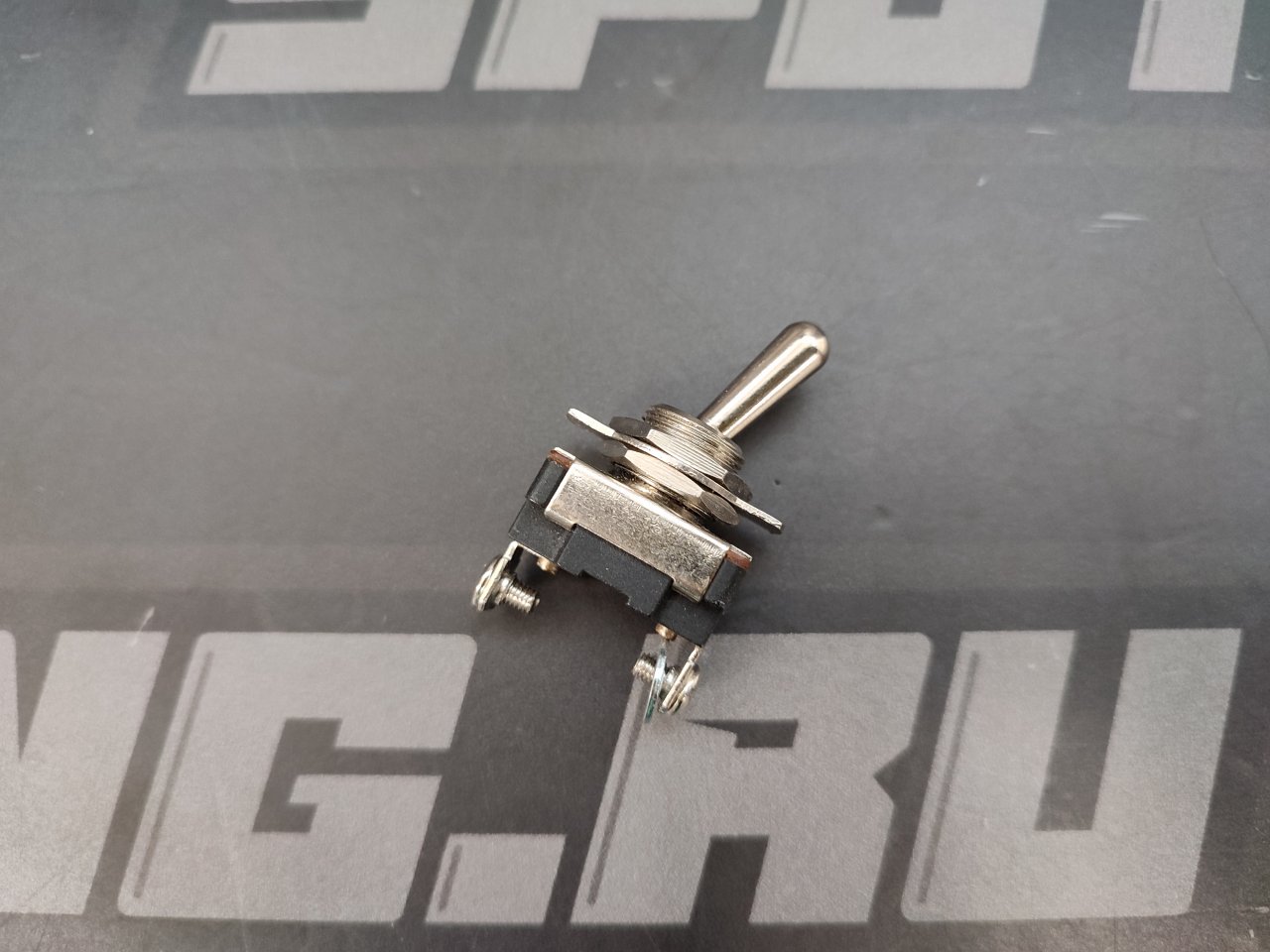 Тумблер одинарный 2-х позиционный 2-конт