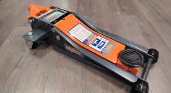 Домкрат подкатной 3т 75-505мм с низким подхватом OMBRA