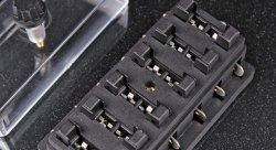 Блок для флажковых предохранителей ЕВРО, на 6 гнезд