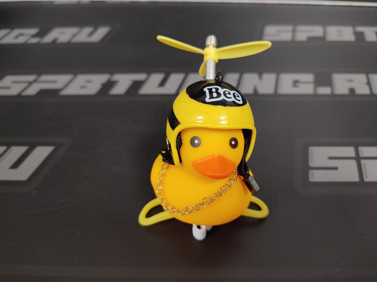 Резиновая уточка в машину