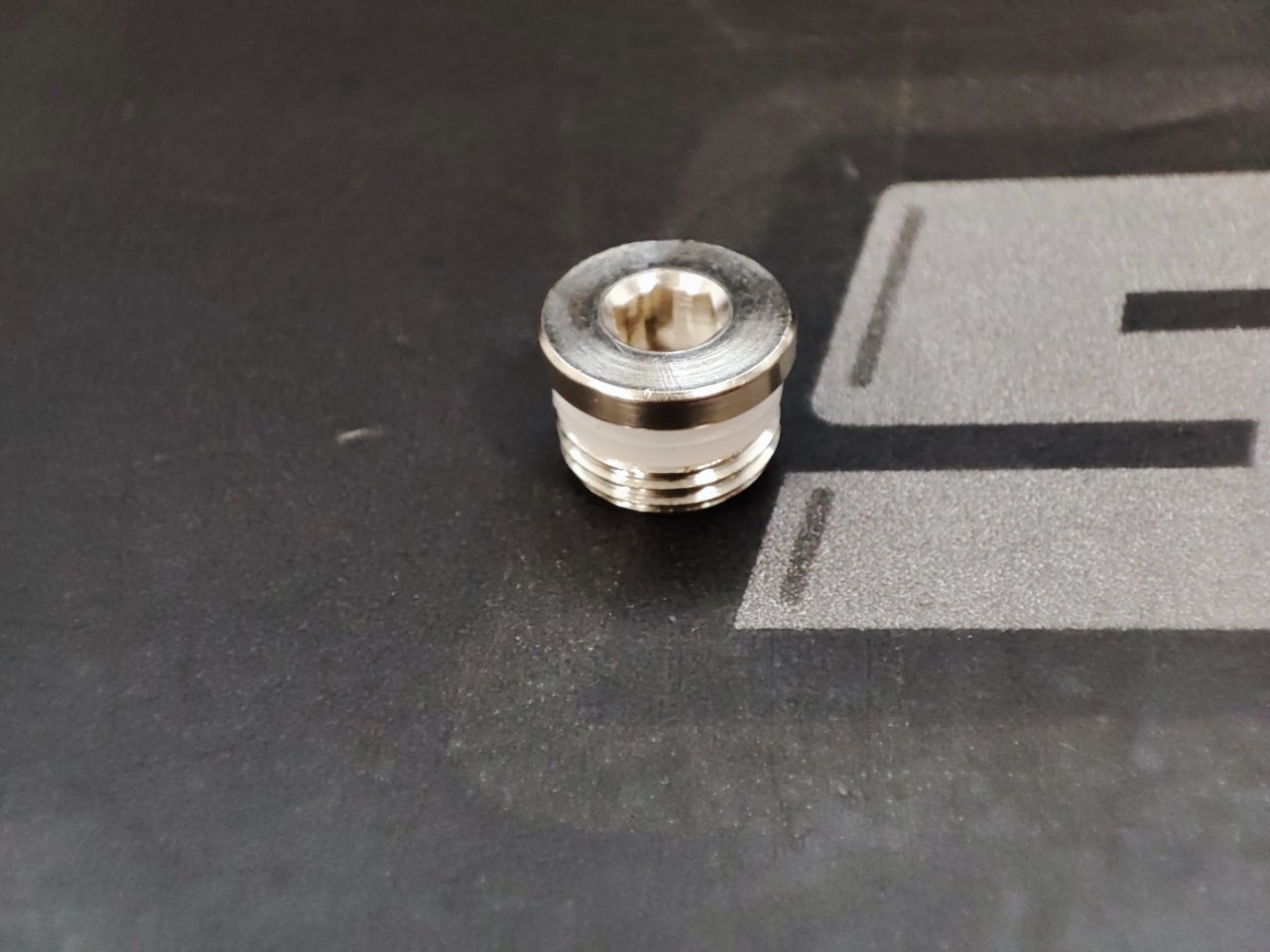 Фитинг заглушка 1/8&quot; под шестигранник, нержавеющая сталь