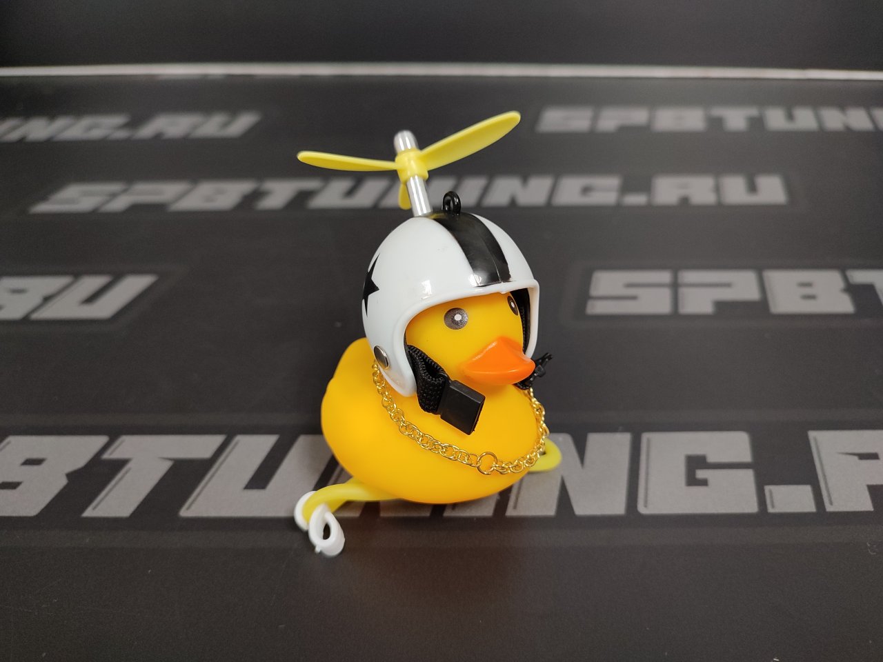 Резиновая уточка в машину